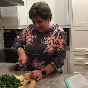 Meet your Posher, Lorraine